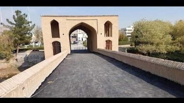 پاسخ میراث فرهنگی اصفهان به استفاده از قیر و گونی برای عایق سازی قدیمی ترین پل زاینده رود