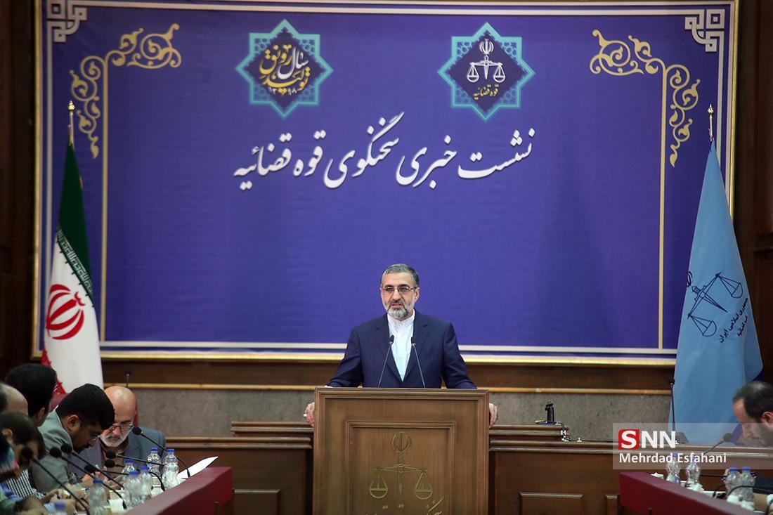 اسماعیلی: اظهارات رئیس پلیس تهران دقیق نبود ، رحیمی: آزادسازی زندانیان جرایم را افزایش داده است