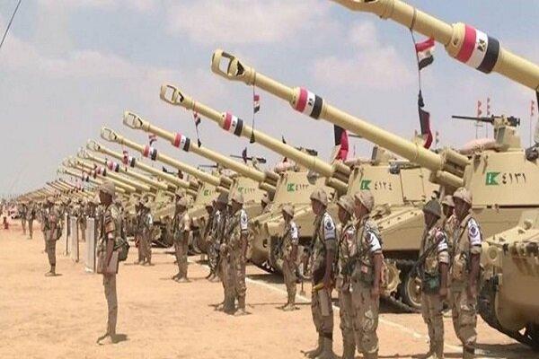 ارتش مصر در مرز خود با لیبی رزمایش نظامی برگزاری می نماید