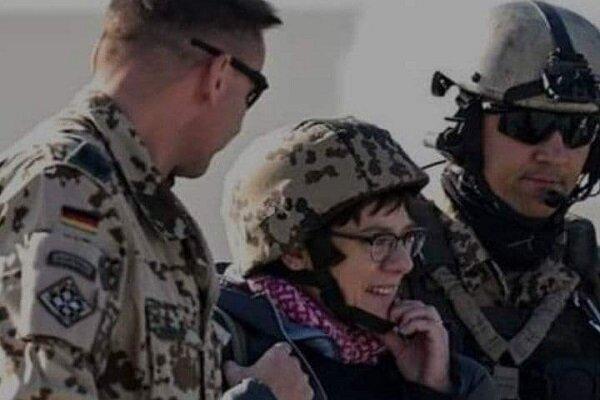وزیر دفاع آلمان به افغانستان رفت وزیر دفاع آلمان به افغانستان رفت