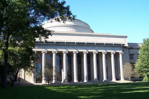 10 علت برای رجحان دانشگاه MIT